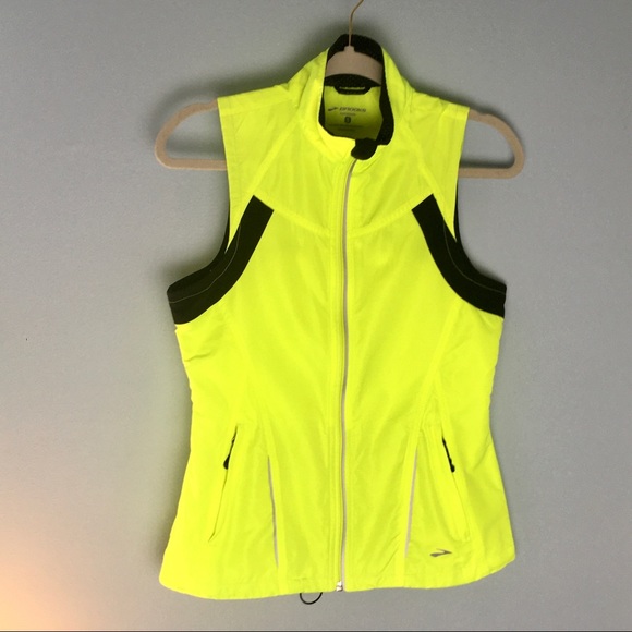 brooks reflective vest
